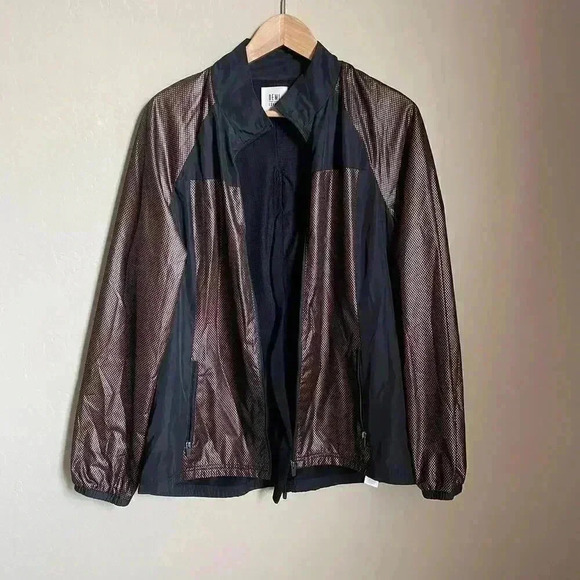 Fabletics Afina Jacket in Black and Rose Gold‎ - Picture 3 of 15